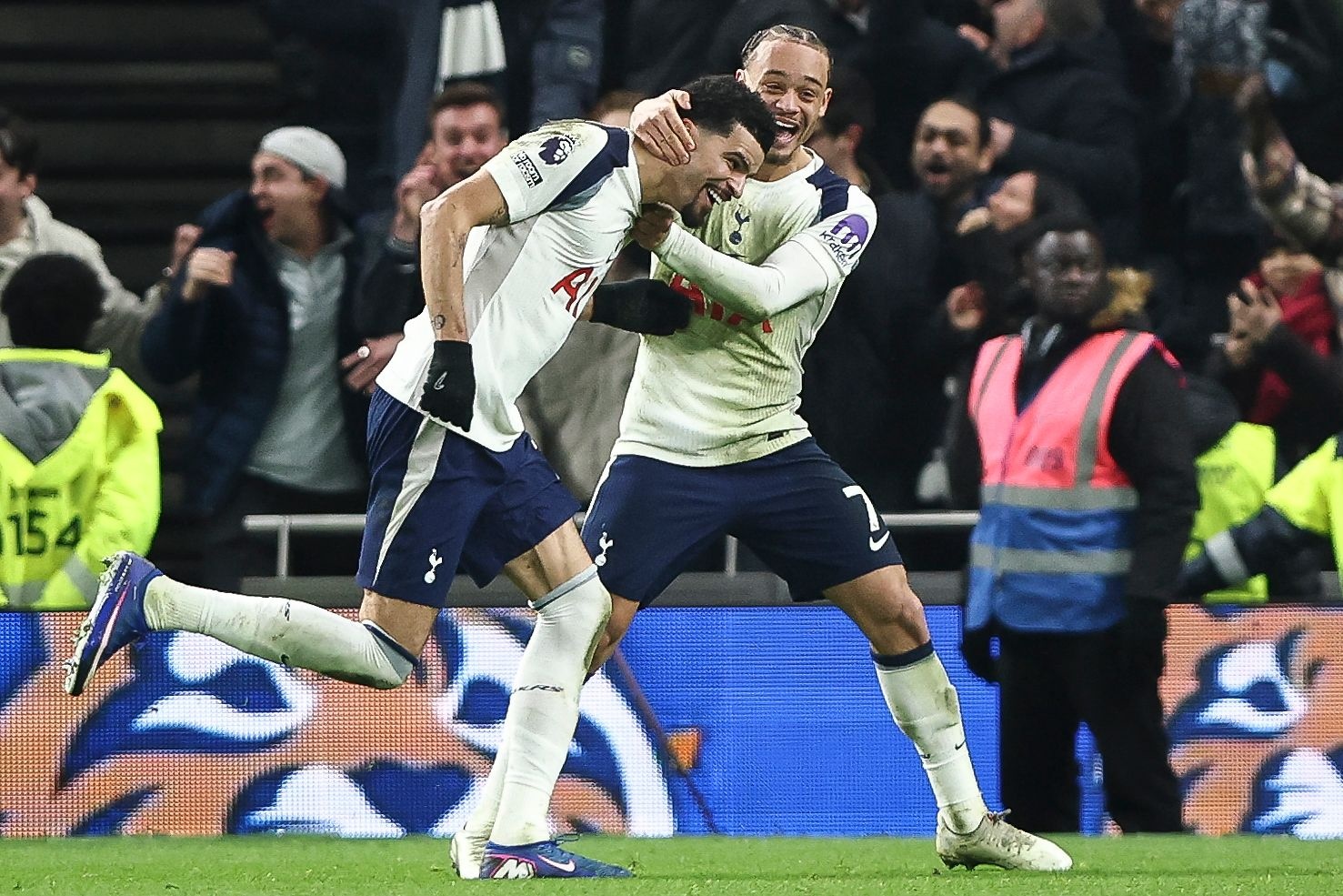 开云体育下载-刚对曼城双响！张冰公开向中超球队推荐索兰克：可100万欧租借