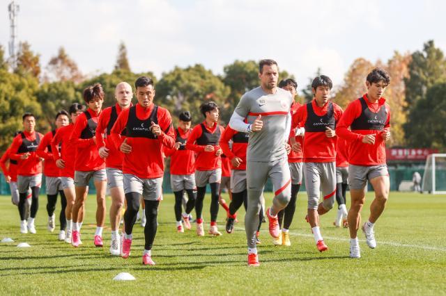 kaiyun-海港以爆棚状态冲击史上第二冠 最强首发11人浮现